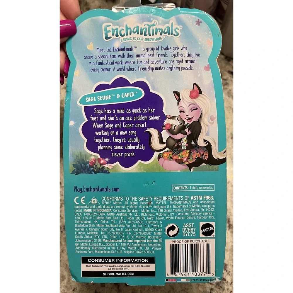 NEW NIP Enchantimals Sage Skunk‎ Doll & Caper Figure